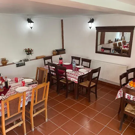 Pensiunea Felyviss Maison d'hôtes *